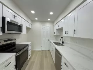 More Details about MLS # OC25256790 : 9745 PORT ROYAL