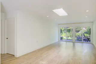 Photo #4: OC25256875 Listing