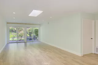 Photo #5: OC25256875 Listing