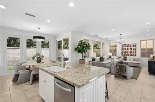 Photo #4: OC25256893 Listing 