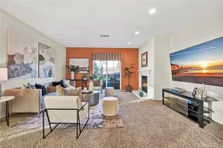 Photo #2: OC25256900 Listing 