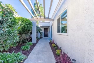 Photo #4: OC25257013 Listing