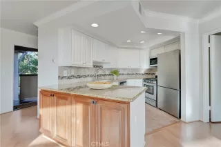 Photo #6: OC25257211 Listing