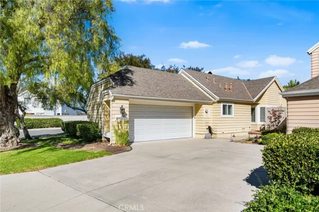 MLS: OC25257951 Condo For Sale