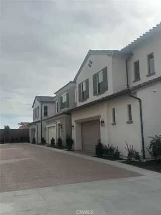 Photo #3: OC25258199 Listing