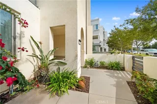 Photo #5: OC25259193 Listing