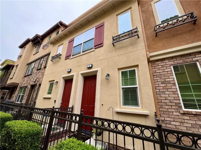 MLS: OC25259314 Condo For Sale