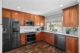 Photo #6: OC25259646 Listing 