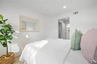 Photo #5: OC25259913 Listing 