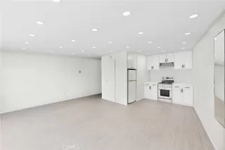 Photo #6: OC25259918 Listing 