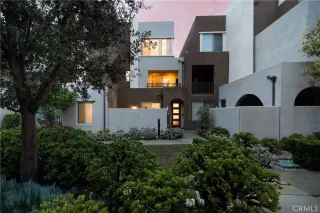 Photo #1: OC25260031 Listing 