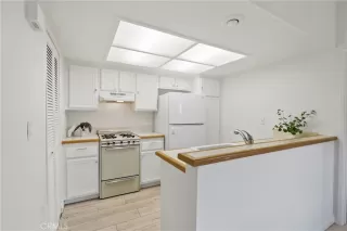 Photo #5: OC25260426 Listing 