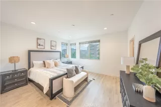 Photo #6: OC25260463 Listing