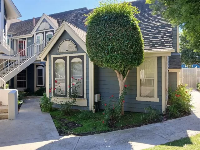 MLS: OC25260688 Condo For Sale