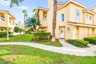 Photo #2: OC25261629 Listing