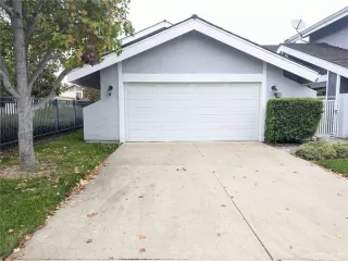 More Details about MLS # OC25262145 : 55 LAKESHORE