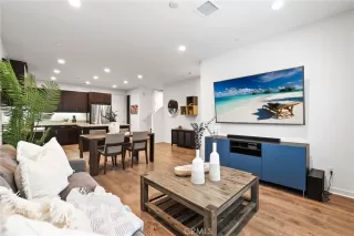 Photo #5: OC25262337 Listing 