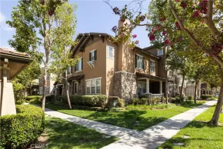 Photo #5: OC25263120 Listing 