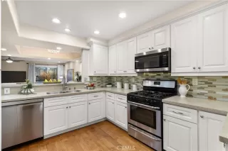 Photo #4: OC25263913 Listing 