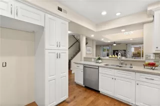 Photo #6: OC25263913 Listing 