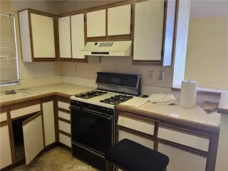 Photo #6: OC25263922 Listing 