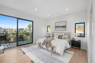 Photo #4: OC25264153 Listing 