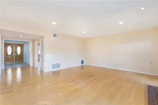 Photo #2: OC25264601 Listing 