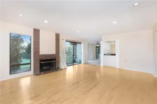 Photo #4: OC25264601 Listing 