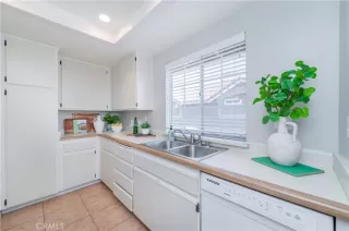 Photo #6: OC25265240 Listing 