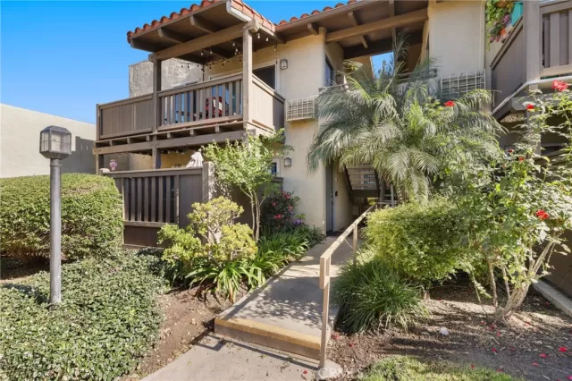 MLS: OC25265498 Condo For Sale