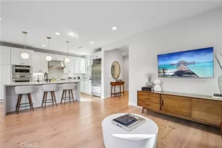 Photo #4: OC25266186 Listing 