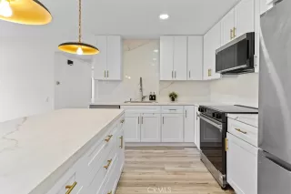 Photo #4: OC25266401 Listing 