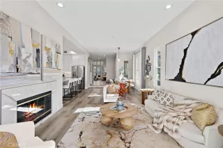 Photo #5: OC25267532 Listing