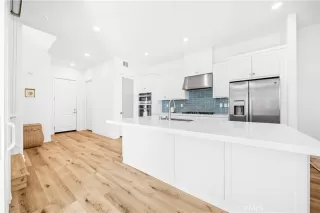 Photo #6: OC25267709 Listing