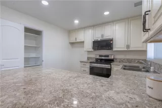 Photo #5: OC25268607 Listing 