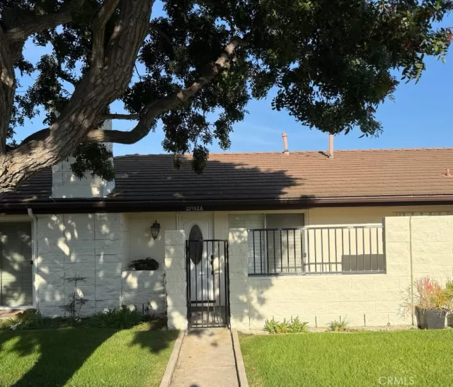 MLS: OC25268693 Condo For Sale