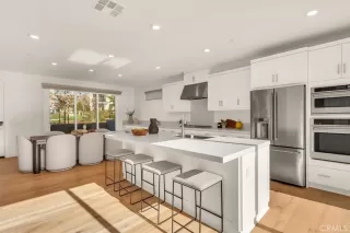 Photo #3: OC25269602 Listing 