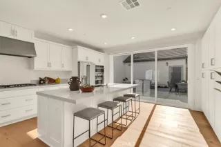 Photo #5: OC25269602 Listing 