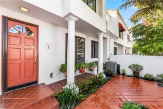 Photo #3: OC25270158 Listing