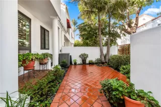 Photo #4: OC25270158 Listing