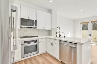 Photo #4: OC25270276 Listing