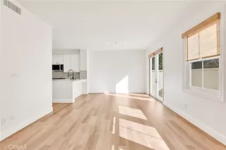 Photo #5: OC25270276 Listing