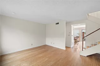 Photo #4: OC25270634 Listing 