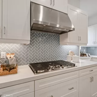 Photo #2: OC25270812 Listing 