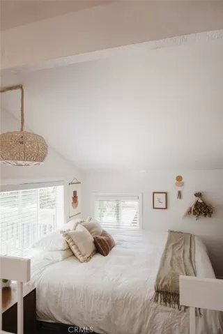 Browse active condo listings in HARBOUR PACIFIC