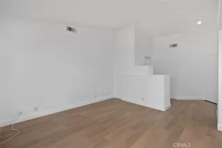 Photo #5: OC25271006 Listing 