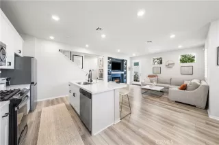 Photo #4: OC25271087 Listing