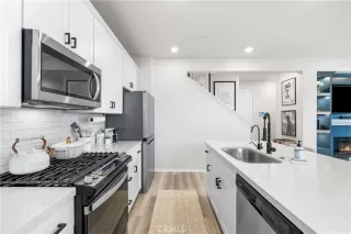 Photo #5: OC25271087 Listing