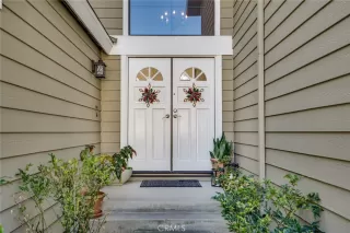 Photo #2: OC25271145 Listing