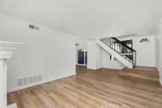 Photo #4: OC25271326 Listing 